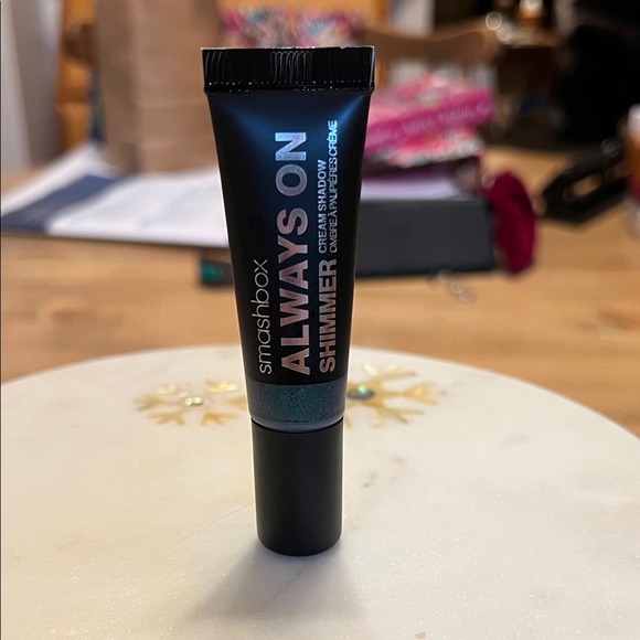Smashbox Always On Shimmer Cream Eyeshadow - Bold Green - Picture 1 of 2